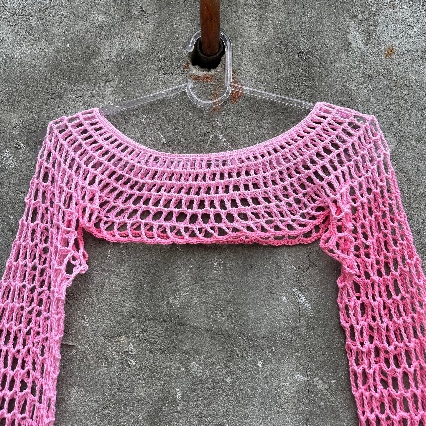 Crochet long sleeve mesh crop top pattern ladies Trendy y2k crop top See through top Easy crochet top lace sleeves Crochet shrug Fishnet top