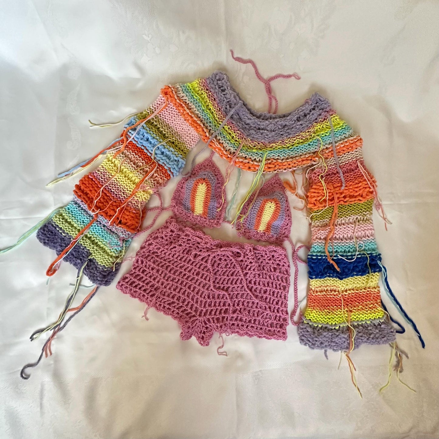 3 pcs cool crochet outfit woman Wide long sleeve crop top Bra and shorts set Festival tassel top outfit Bright beach rave wear clothes gift