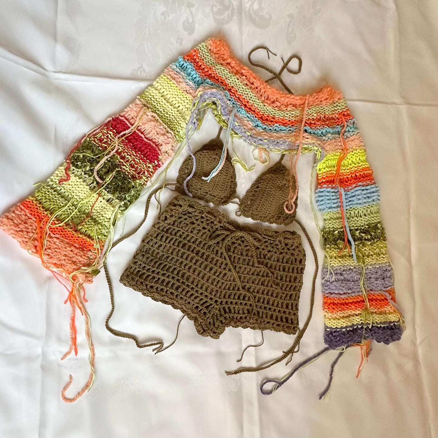 3 pcs cool crochet outfit woman Wide long sleeve crop top Bra and shorts set Festival tassel top outfit Bright beach rave wear clothes gift