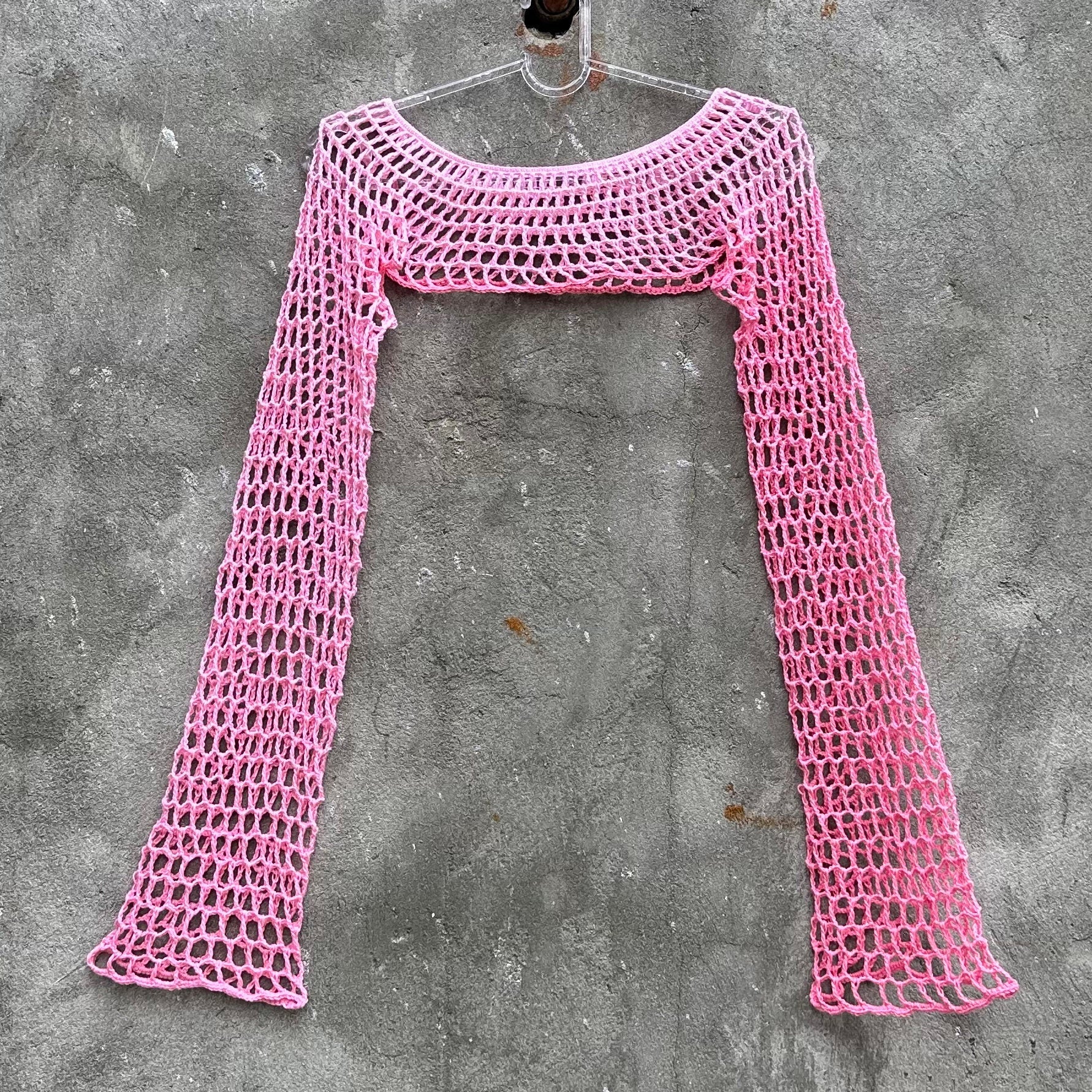 Crochet long sleeve mesh crop top pattern ladies Trendy y2k crop top See through top Easy crochet top lace sleeves Crochet shrug Fishnet top