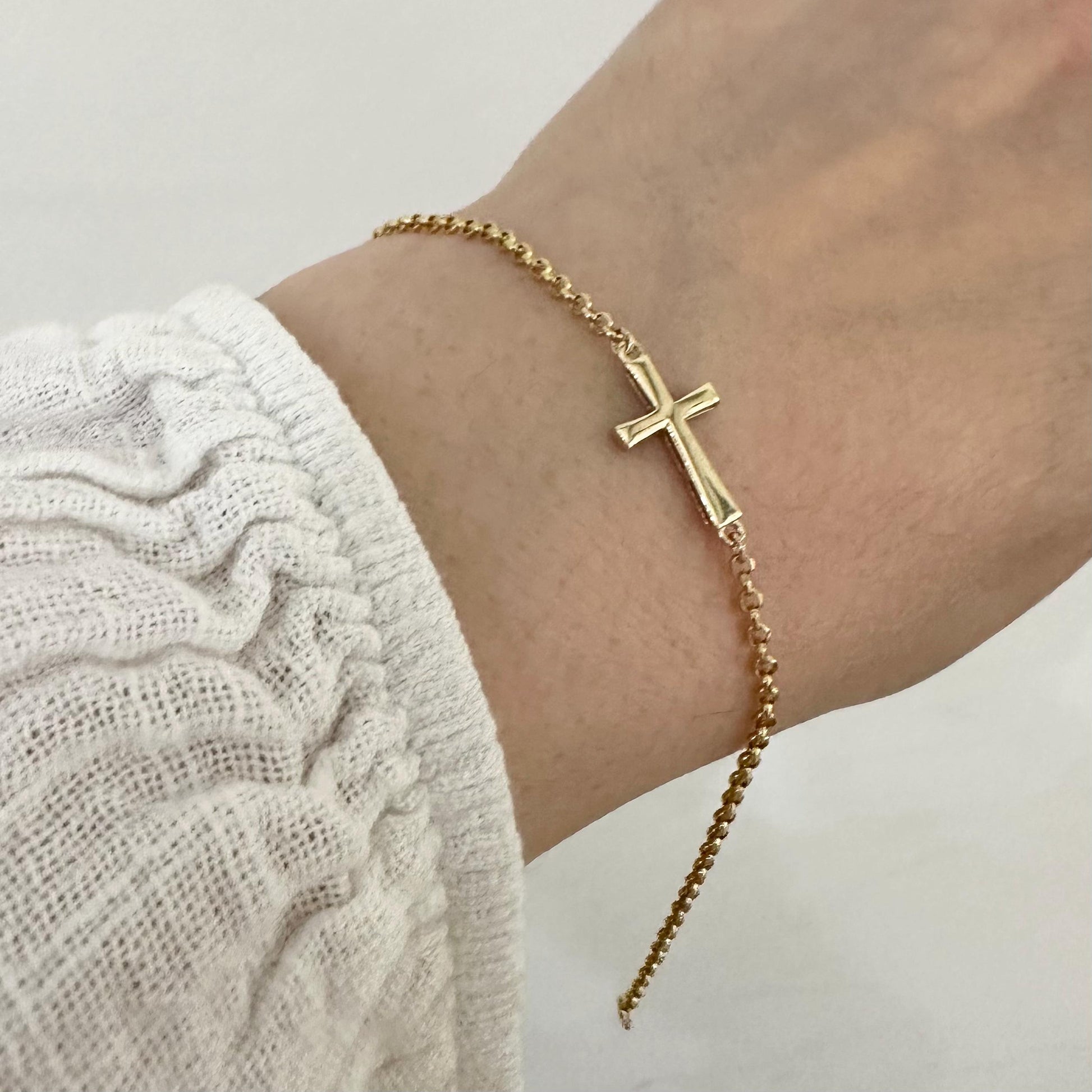 14k Solid Gold Cross Charm Chain Bracelet Tiny Delicate Cross Bracelet Minimalist Jewelry Stylish Dainty Chain Bracelet Gift Girlfriend